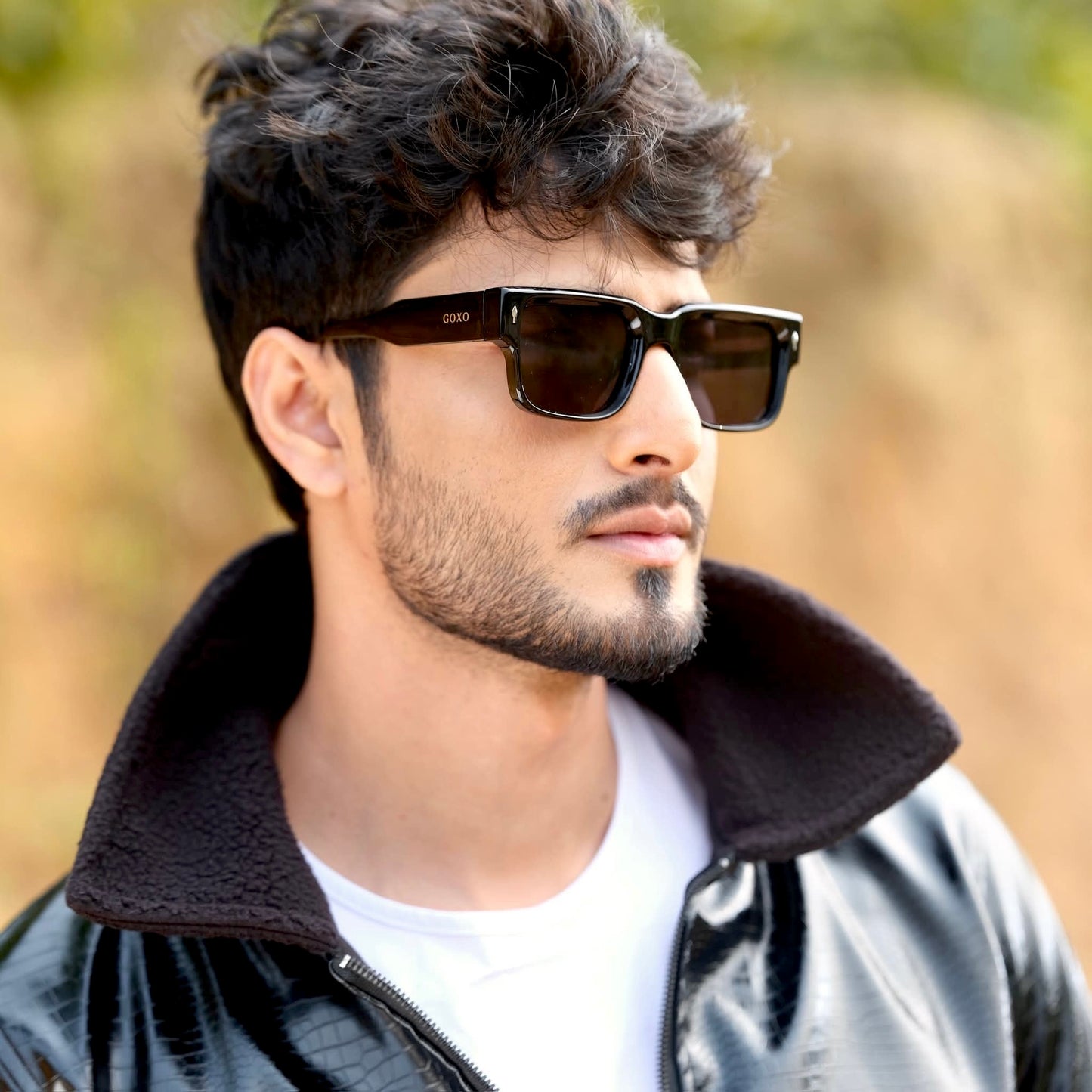 Black square polarized 344
