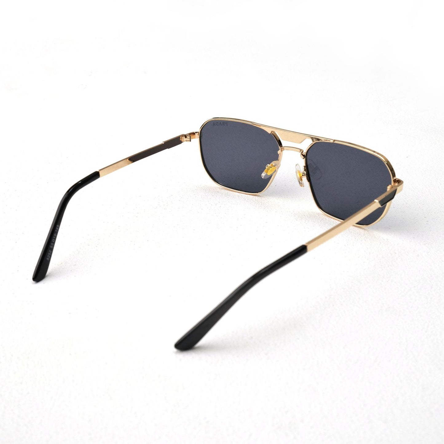 Medium golden c53