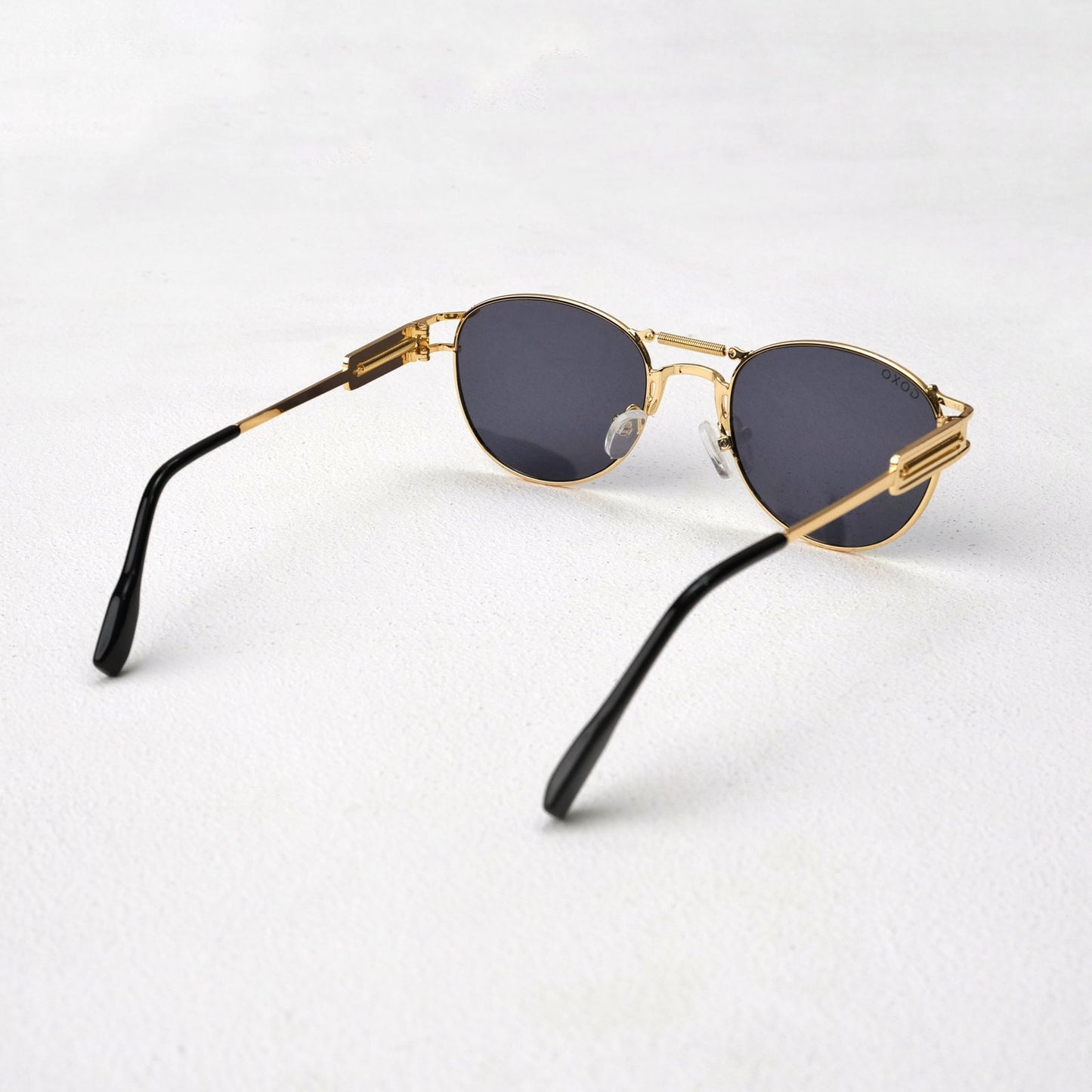Golden-Black Metal Oval 280