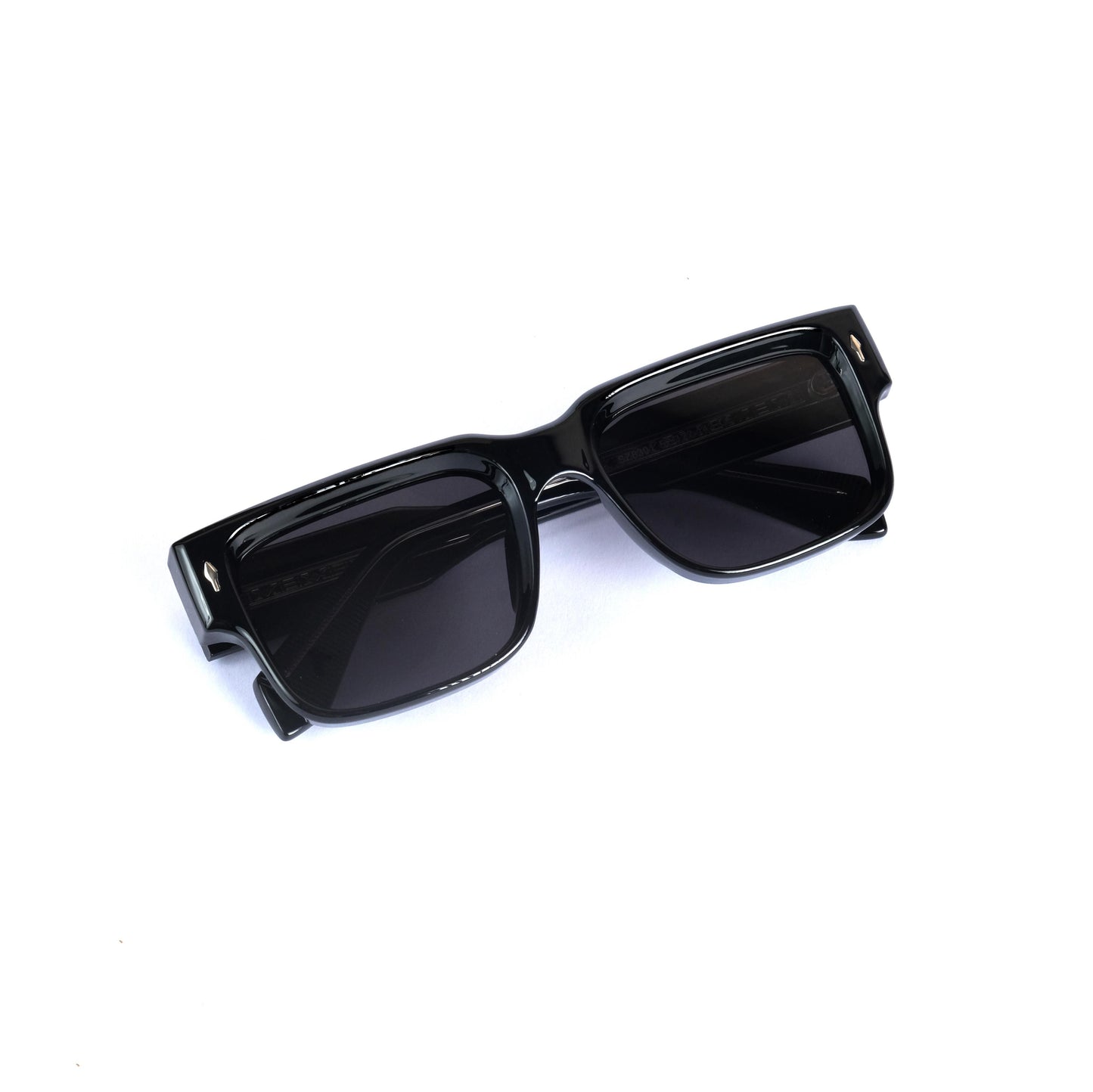 Black square polarized 344