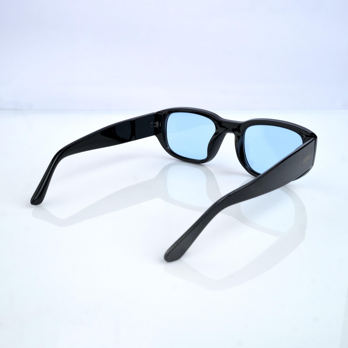 Blue shades 595