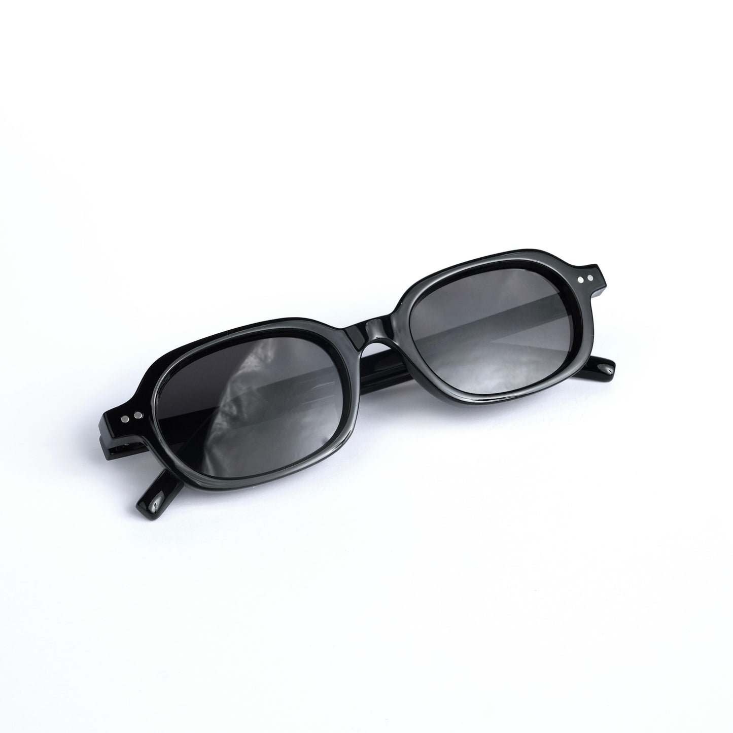 Oval black 481