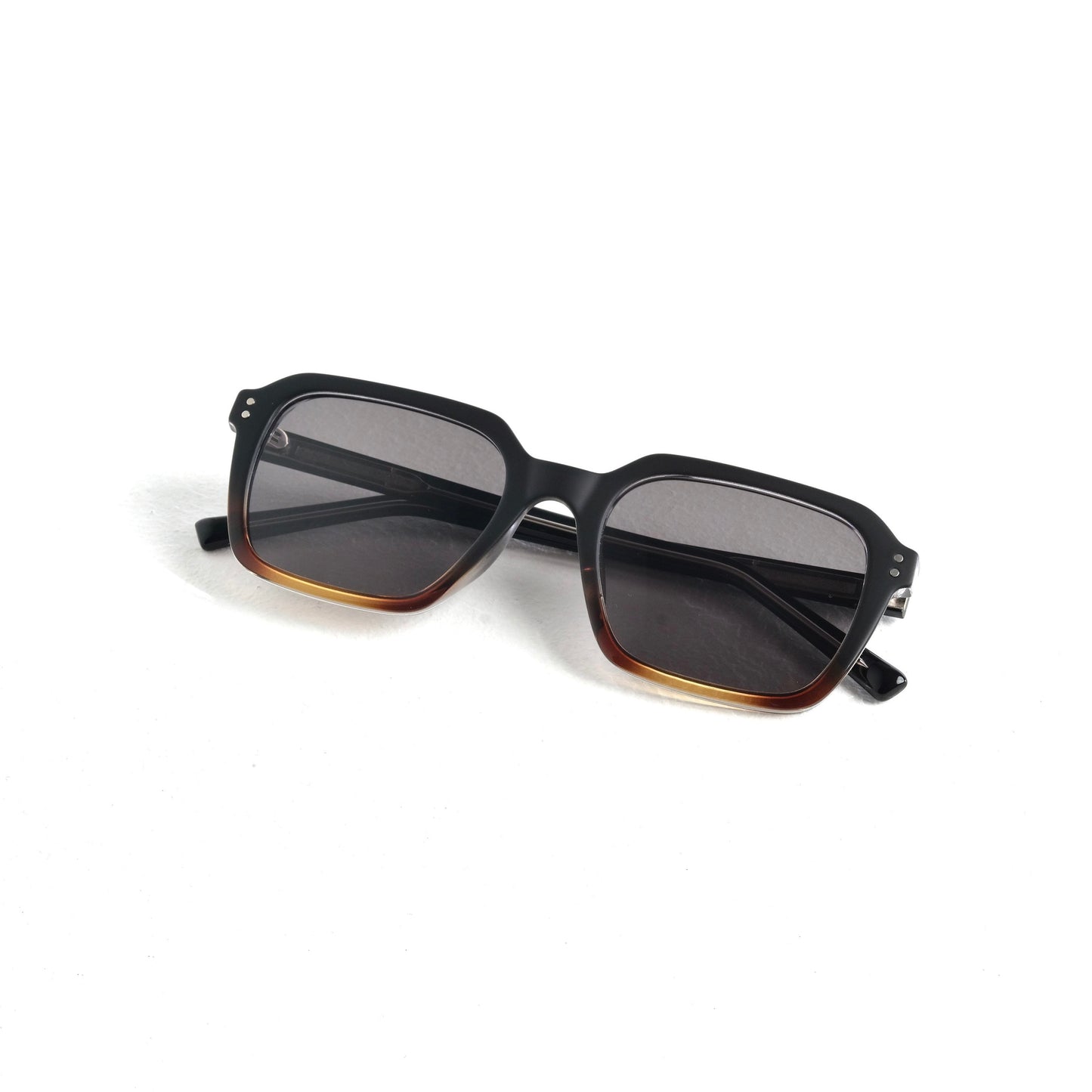 Azure smoke polarized 698