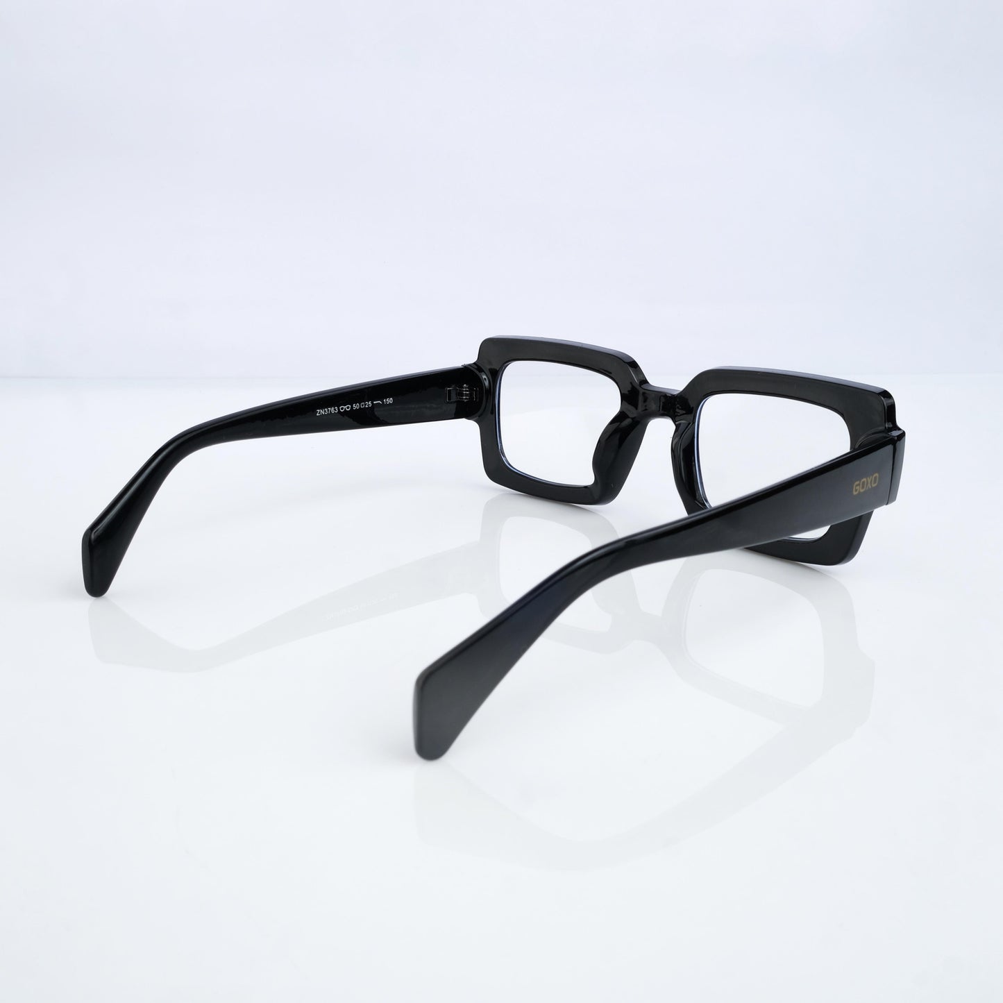 Square black frame 587
