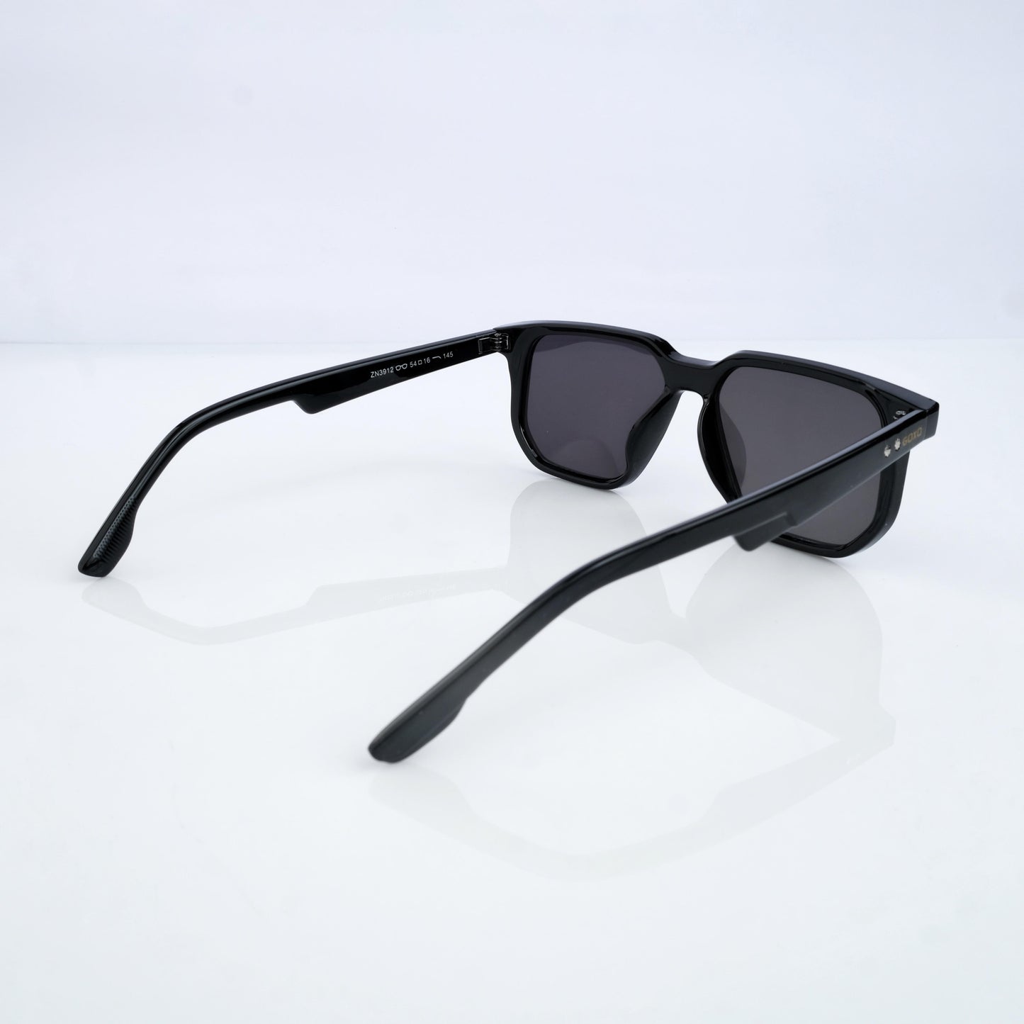 Black sunglasses 563