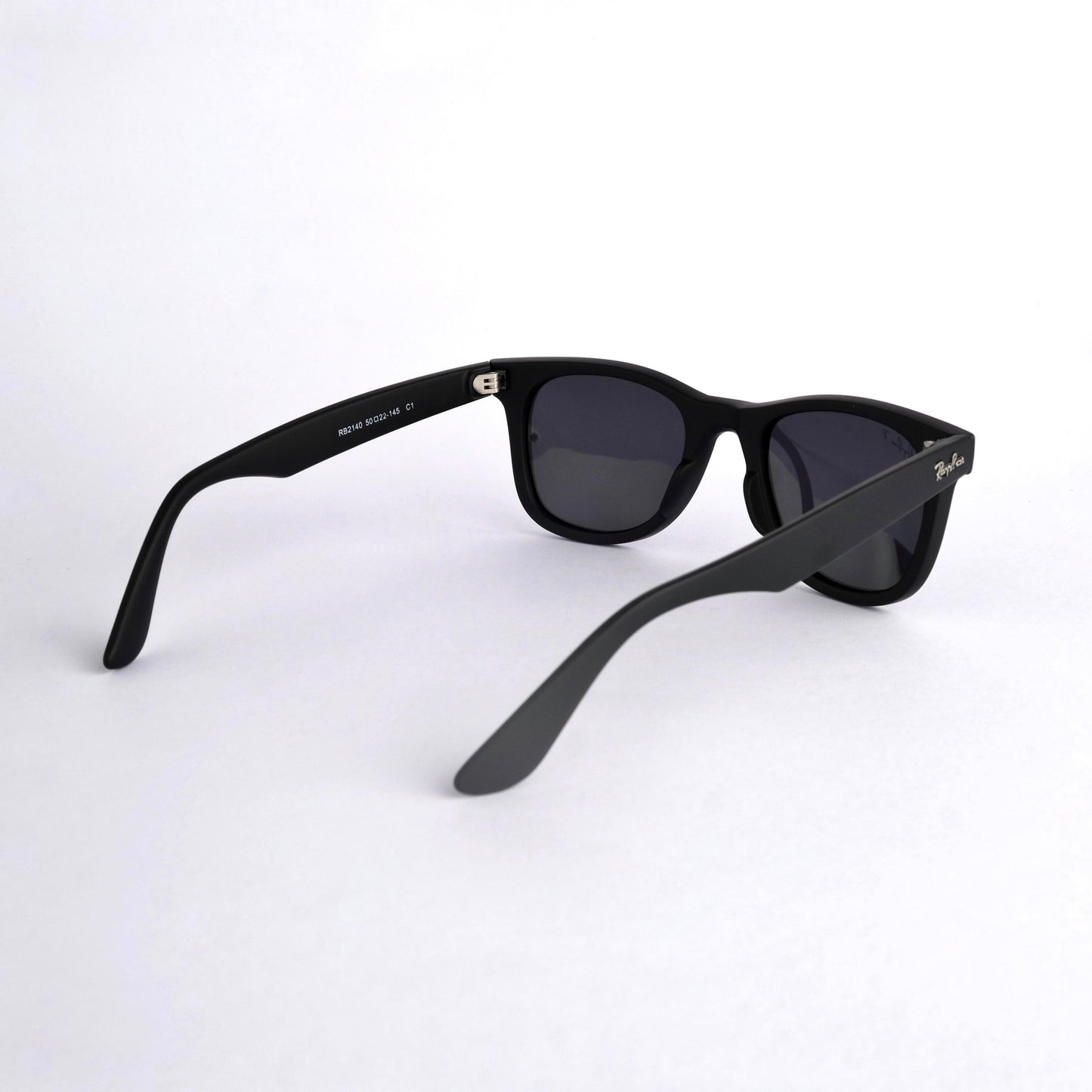 Branded  black wayfarer sunglass 663