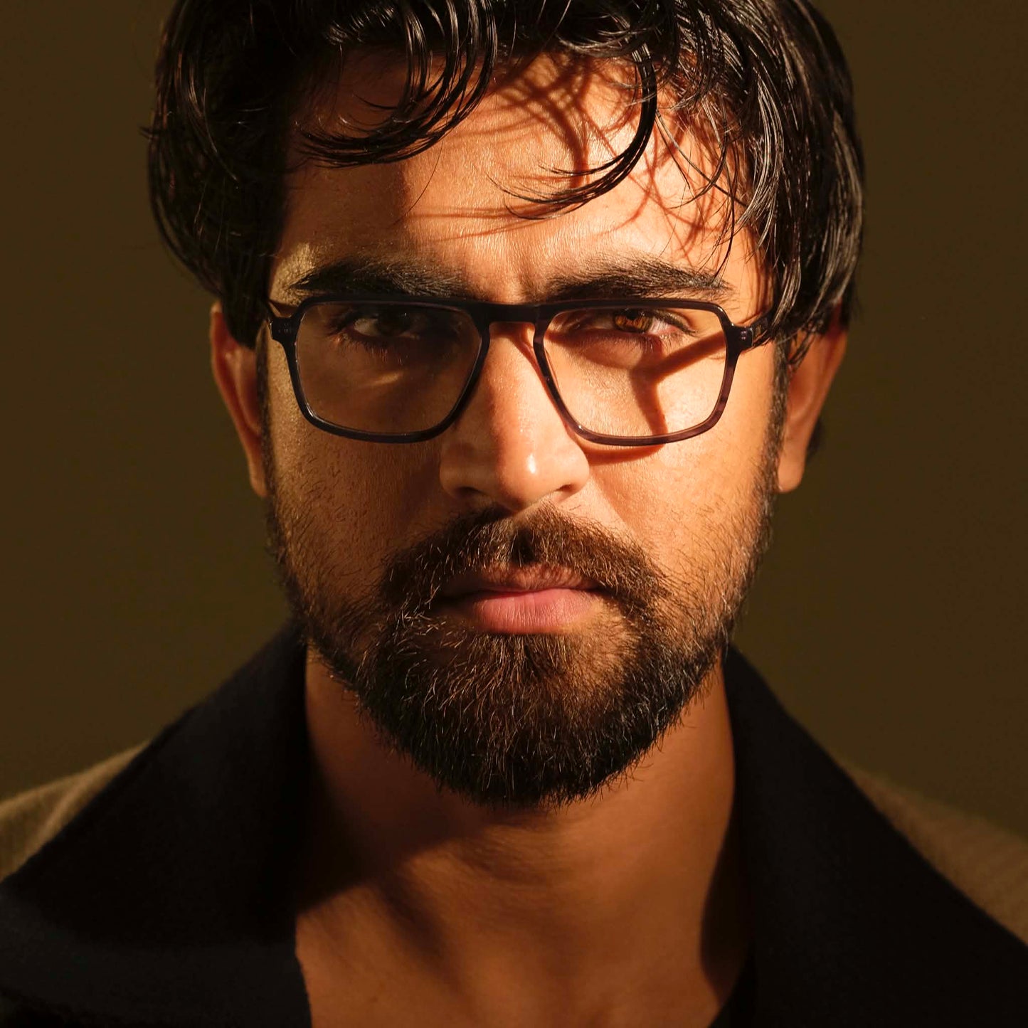 Black rectangular frames 251