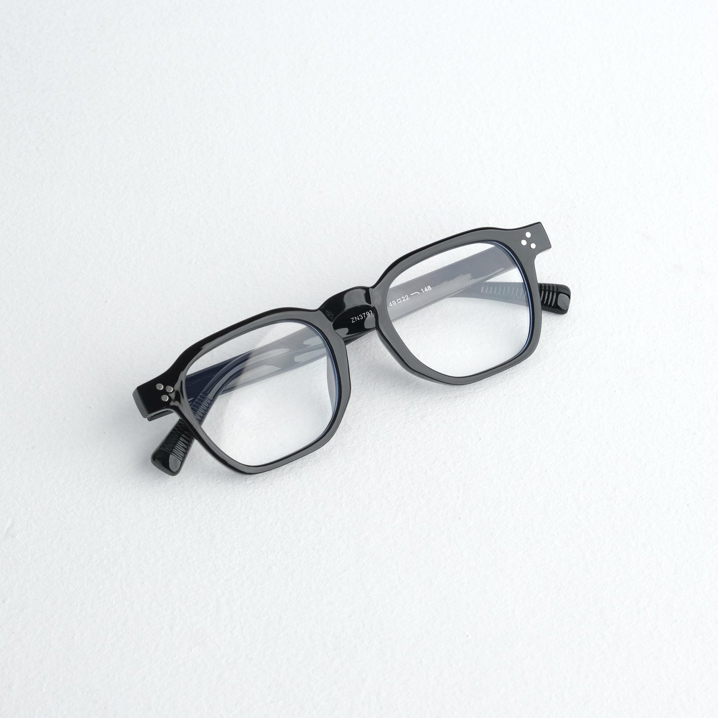 Black frames 139