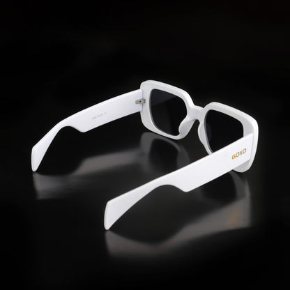 Oversized square white 653