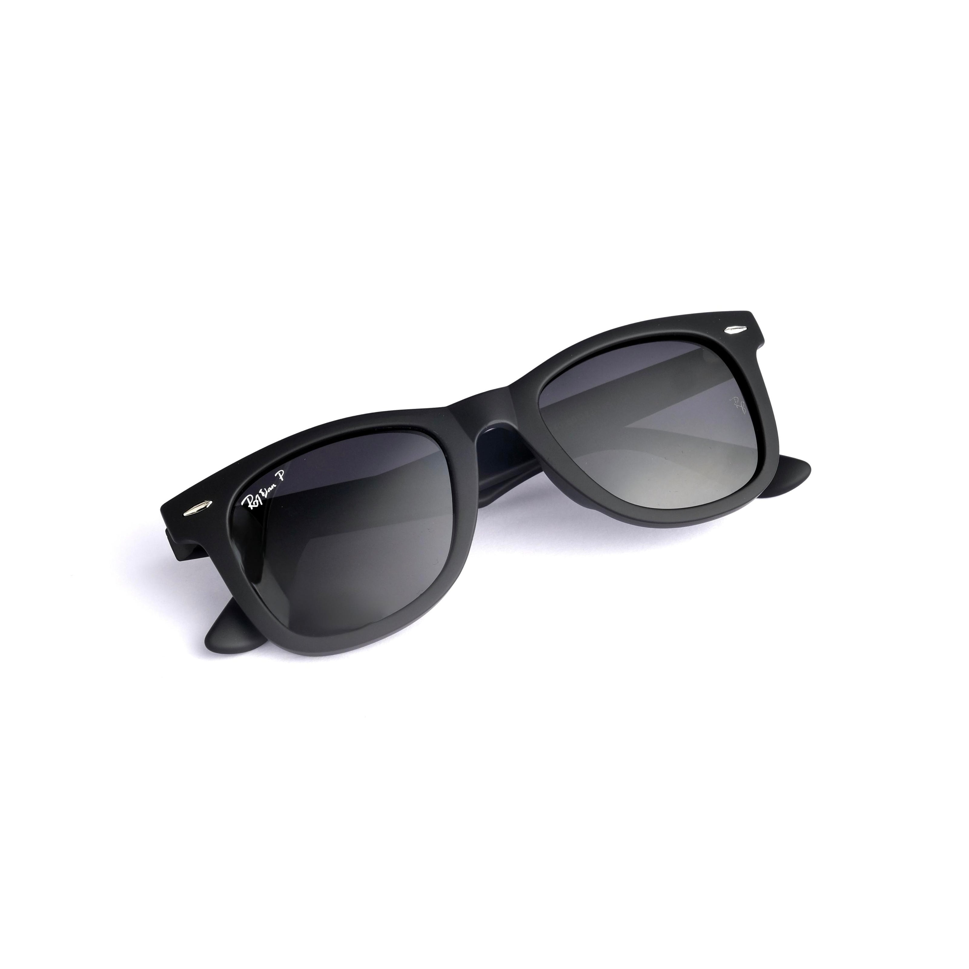 Branded  black wayfarer sunglass 663