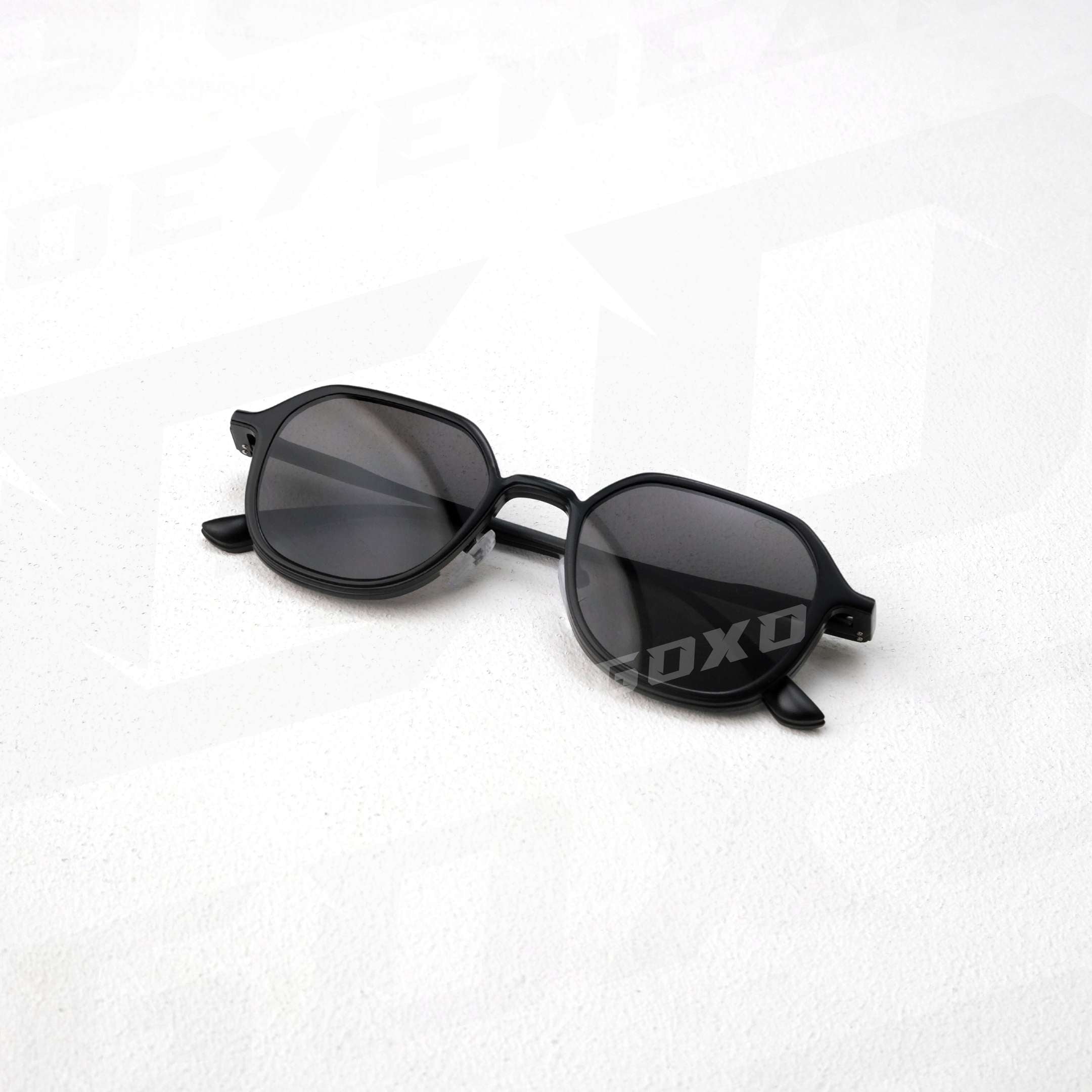 Branded metal black c52