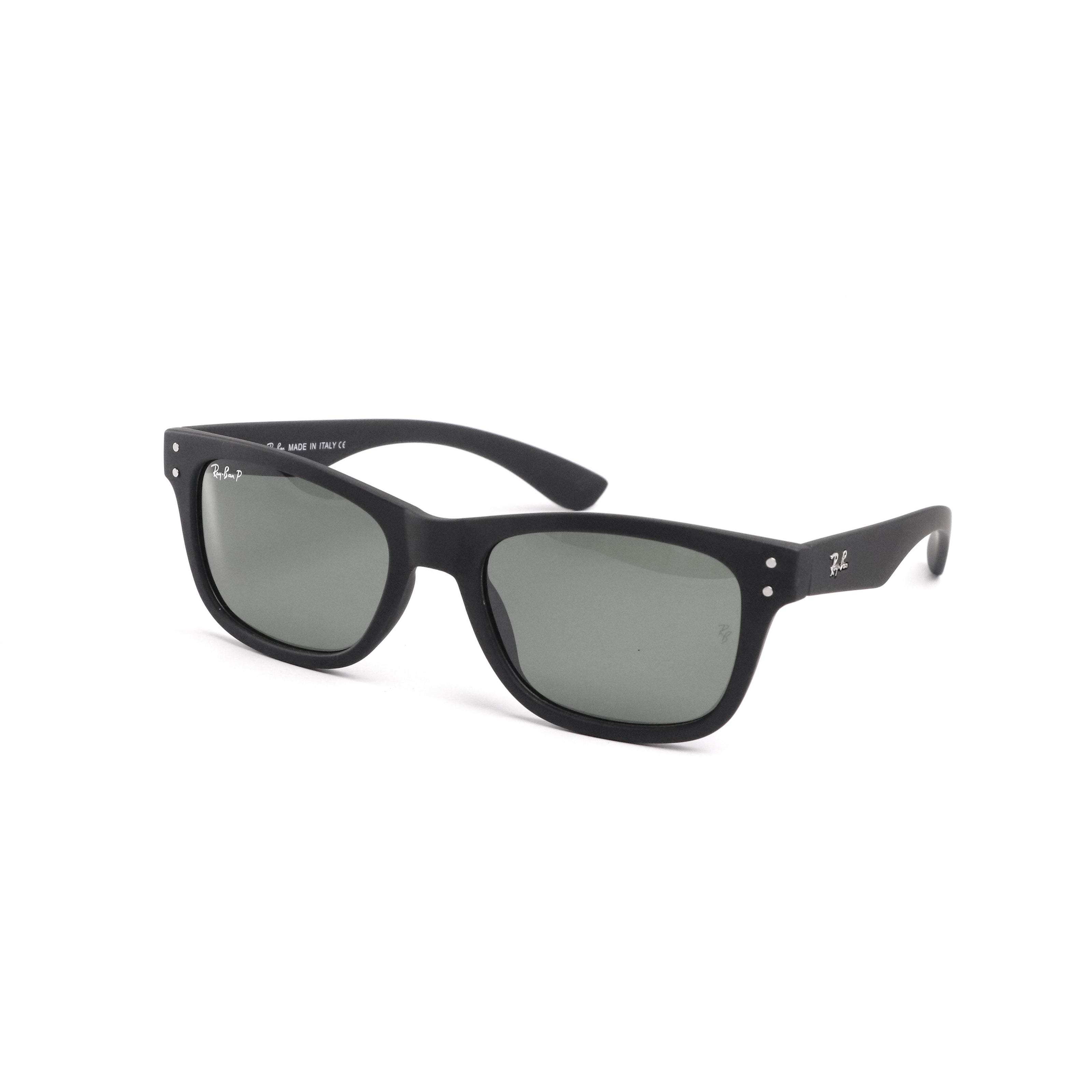 Polarized black