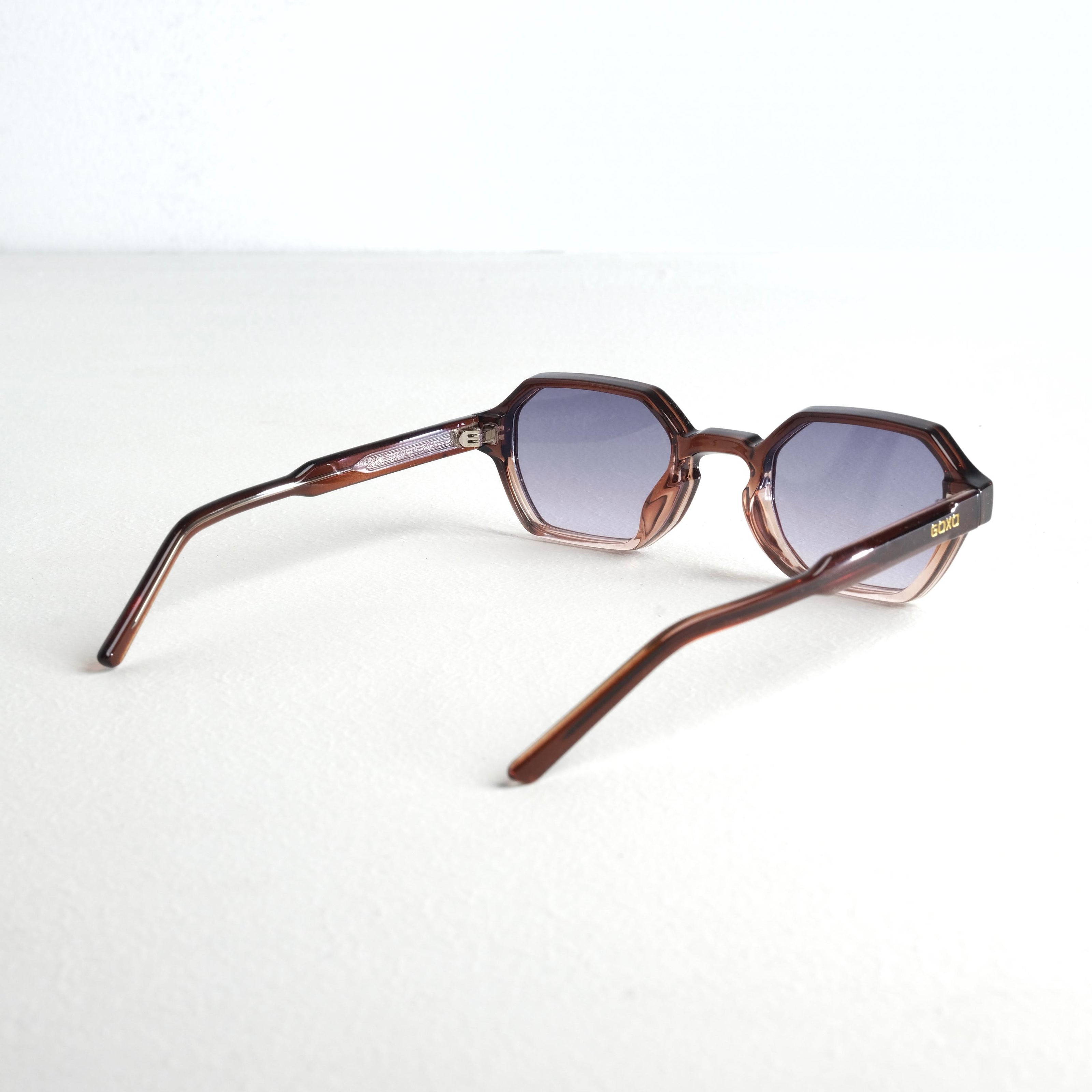 Arctic hexagon premium shades 714