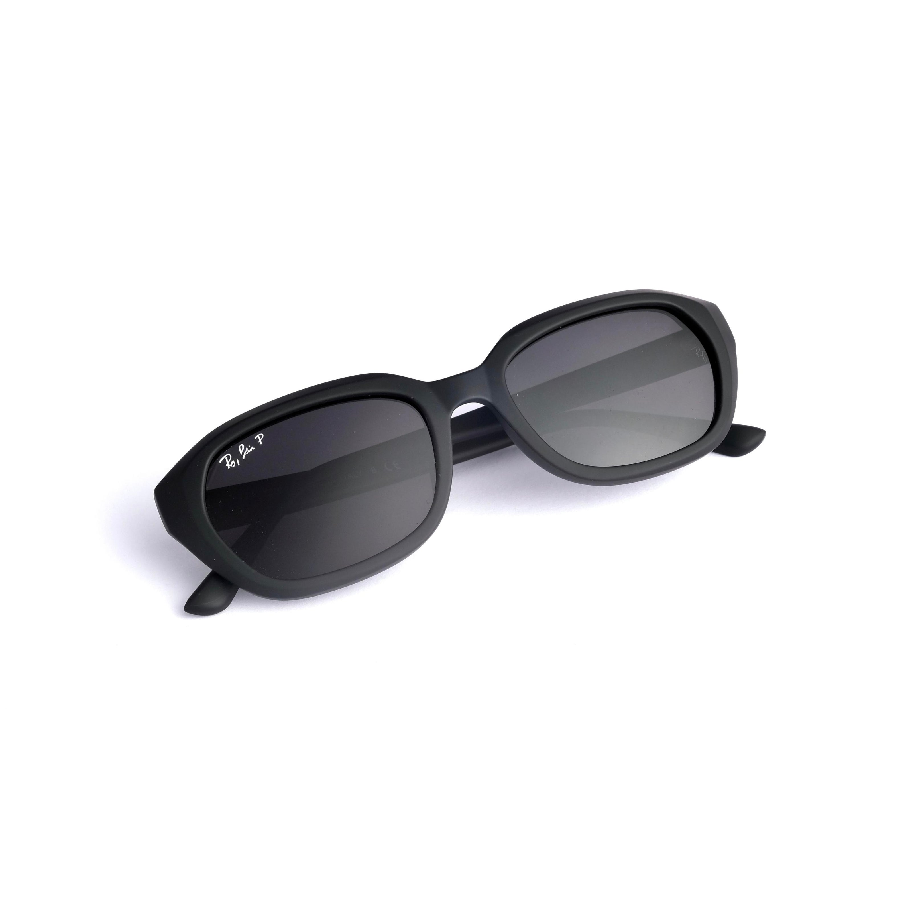 Branded oval  black sunglass 665