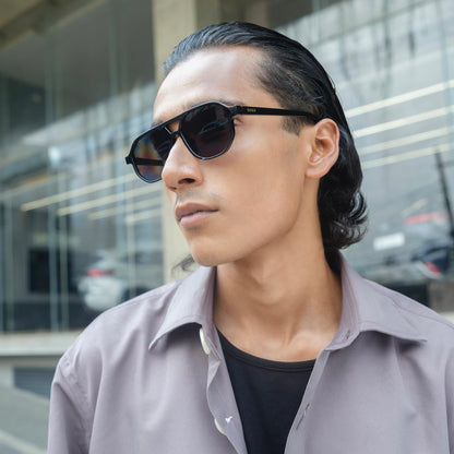 Double bridge black 472