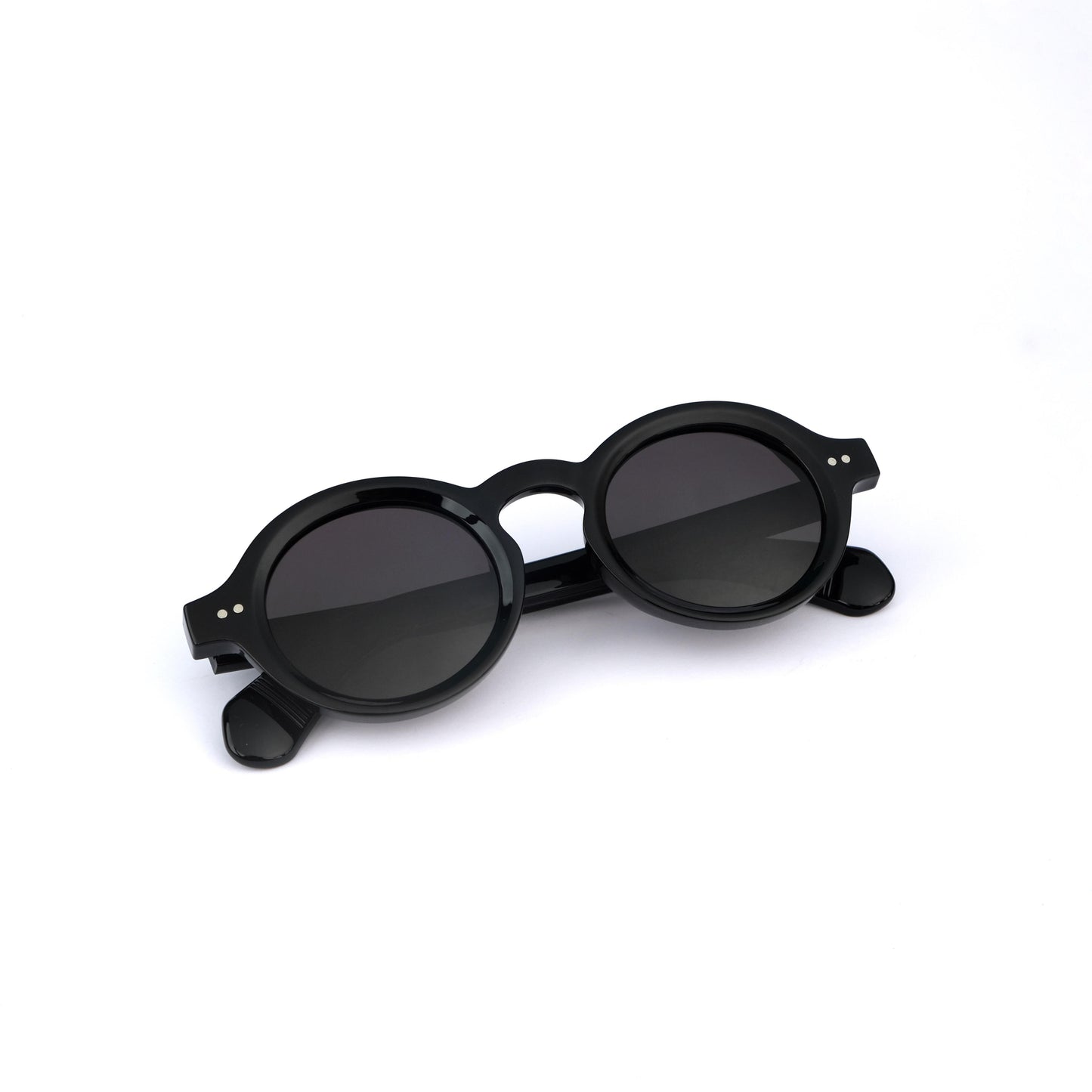 Black polarized 473