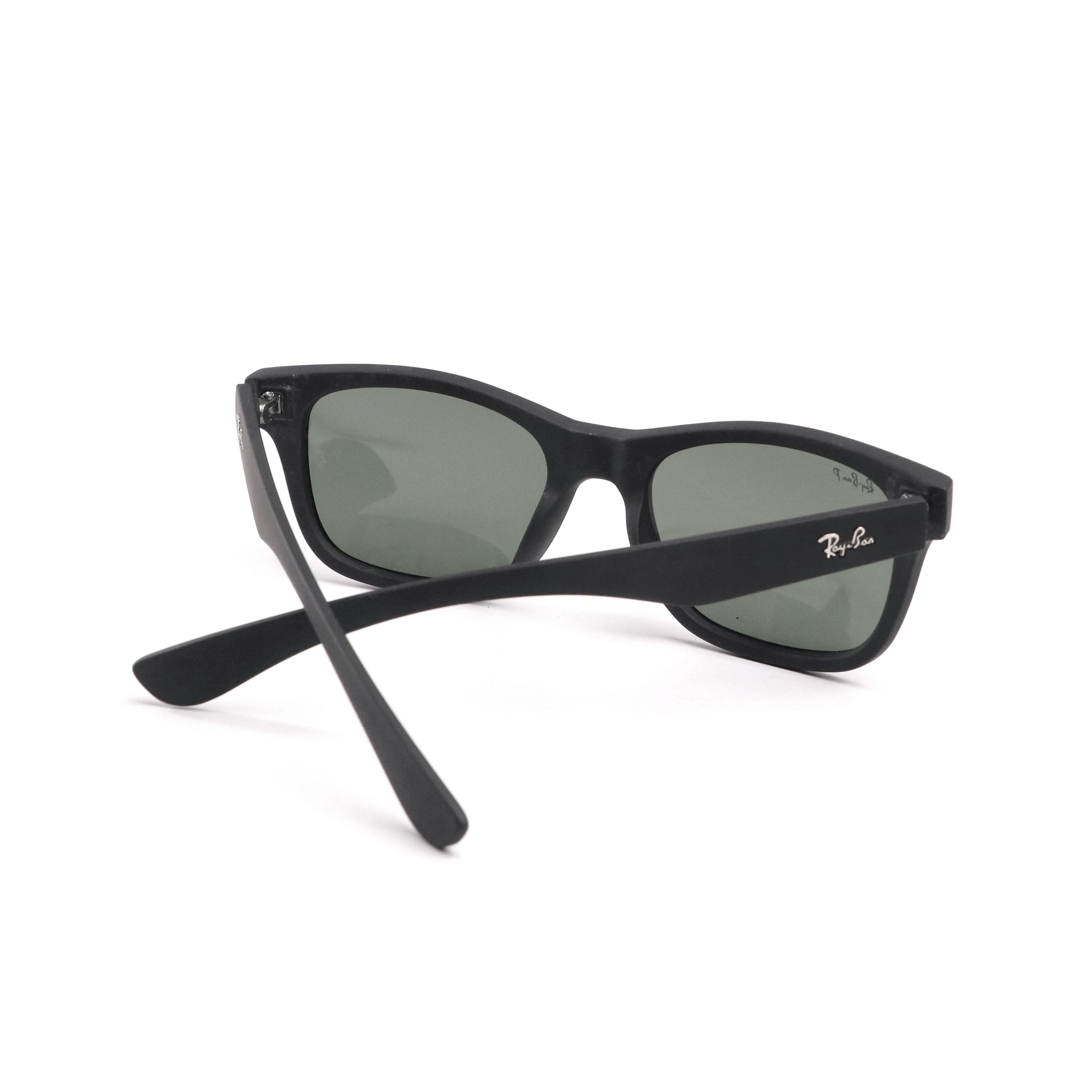Polarized black