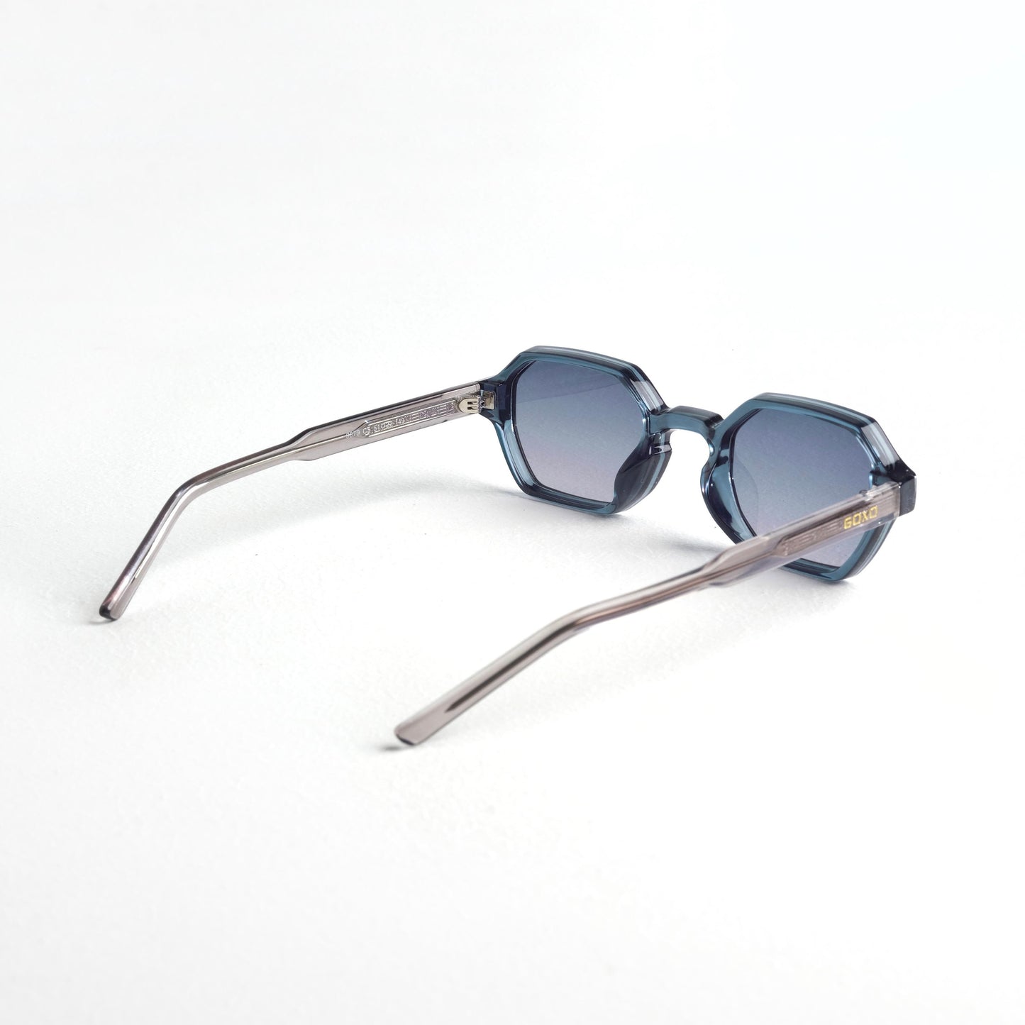 Arctic hexagon premium shades 715