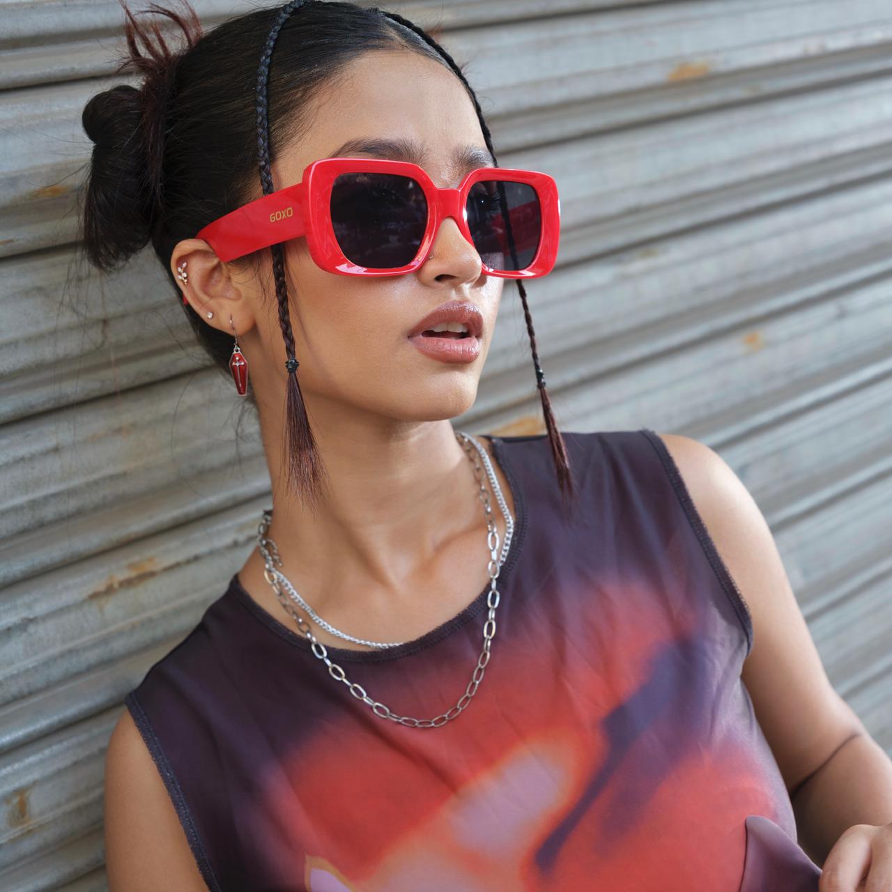 Oversized square red 652