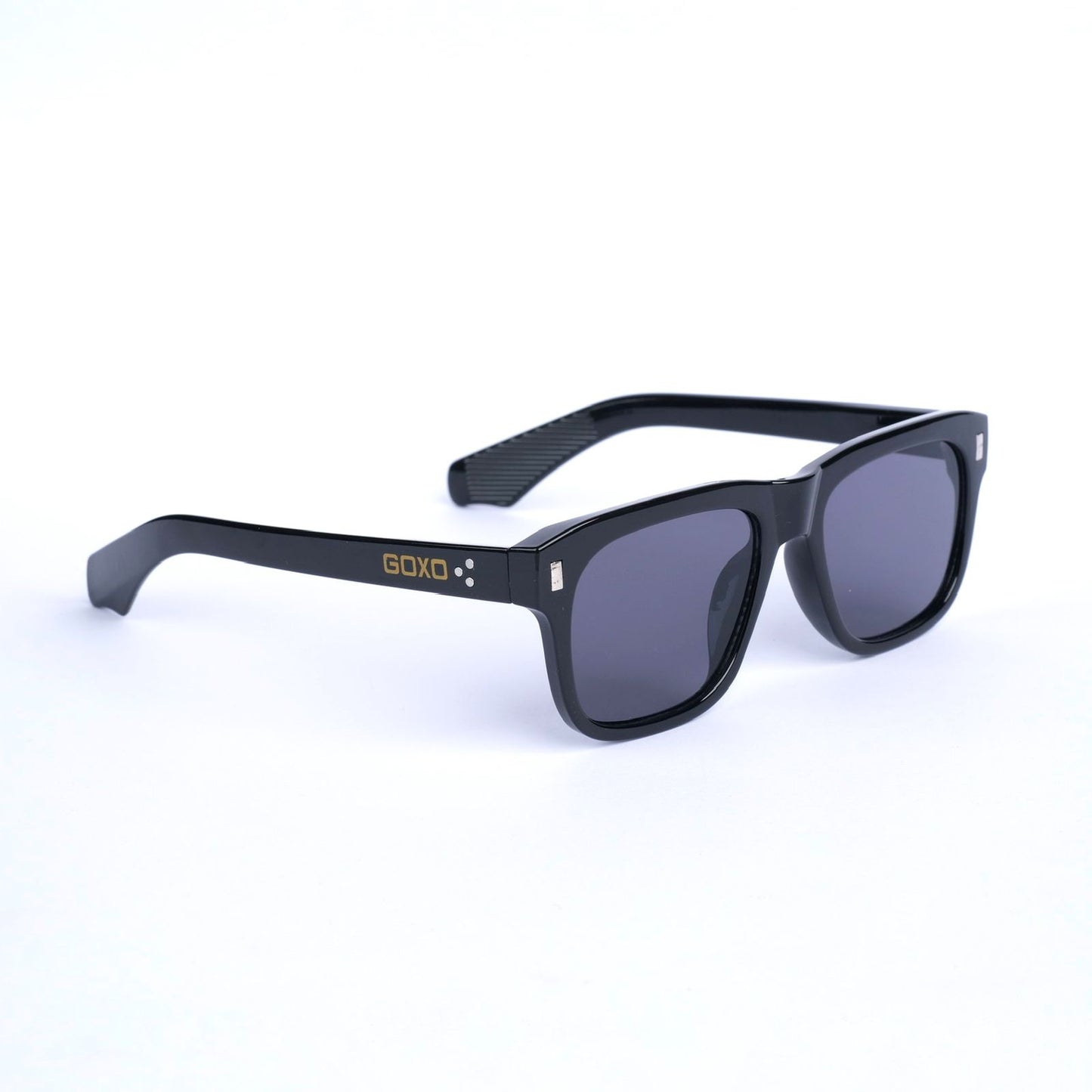 Square black sunglasses 118