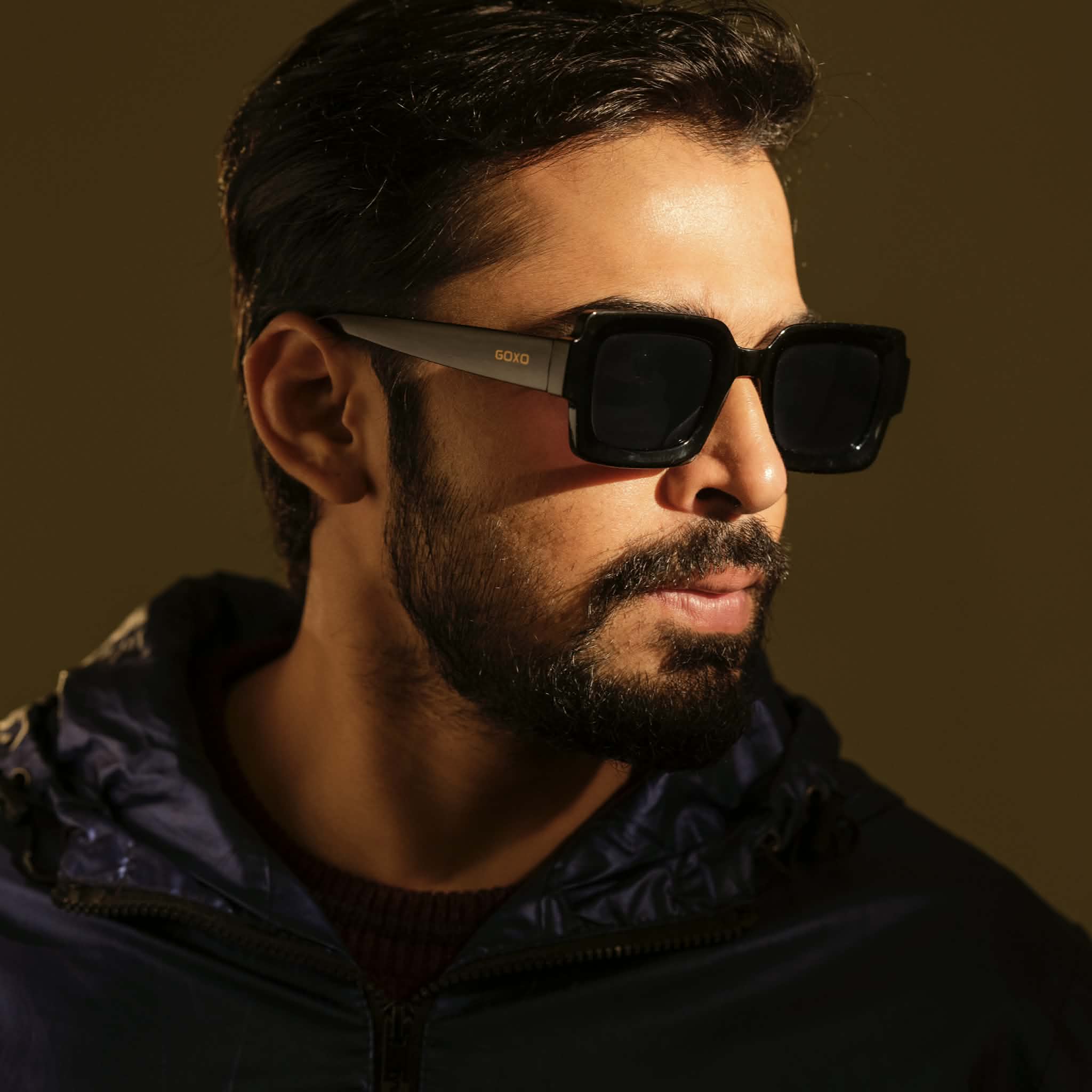 Square black sun 584