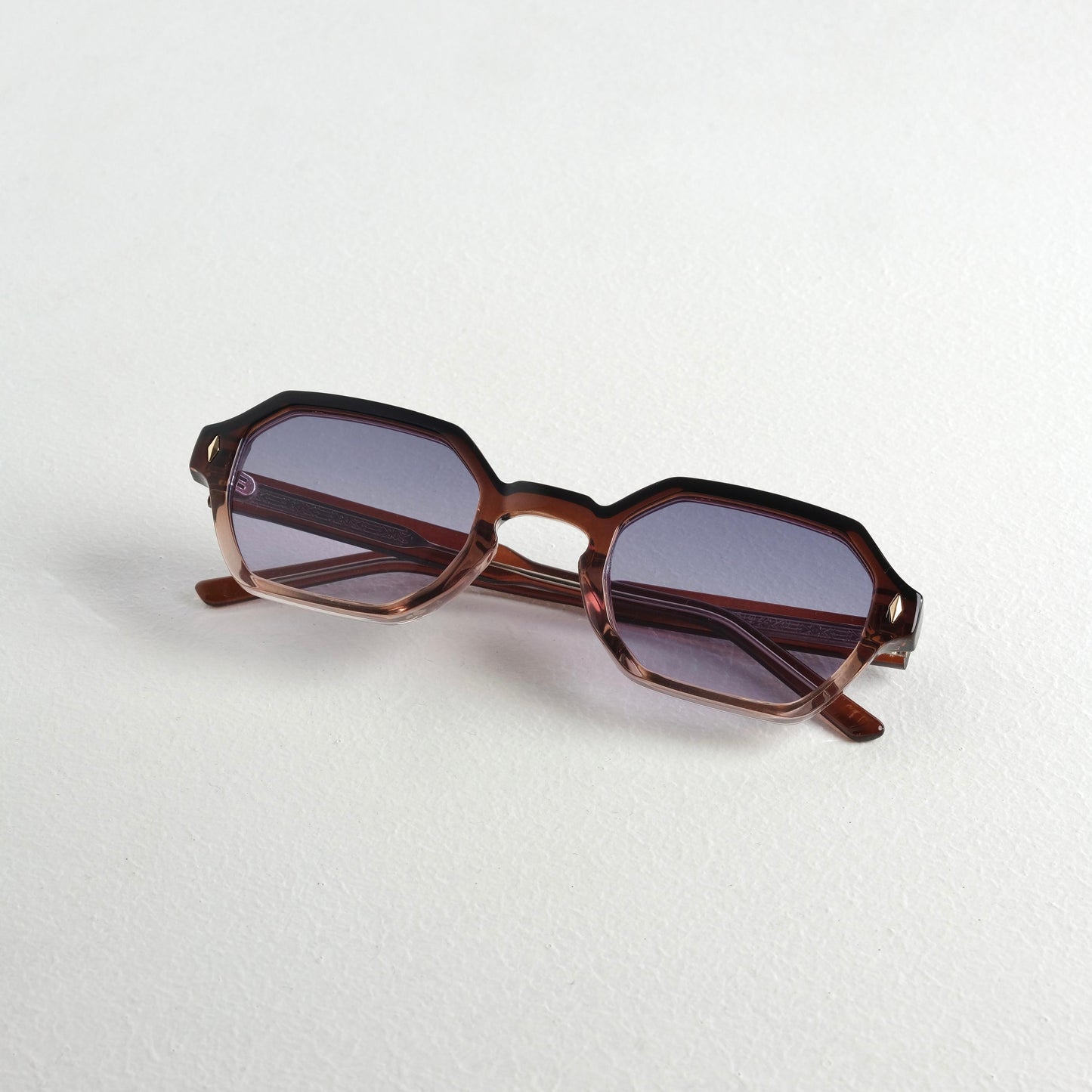Arctic hexagon premium shades 714