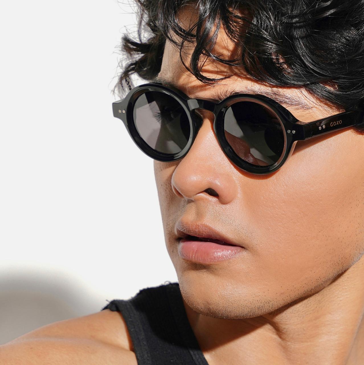Black polarized 473