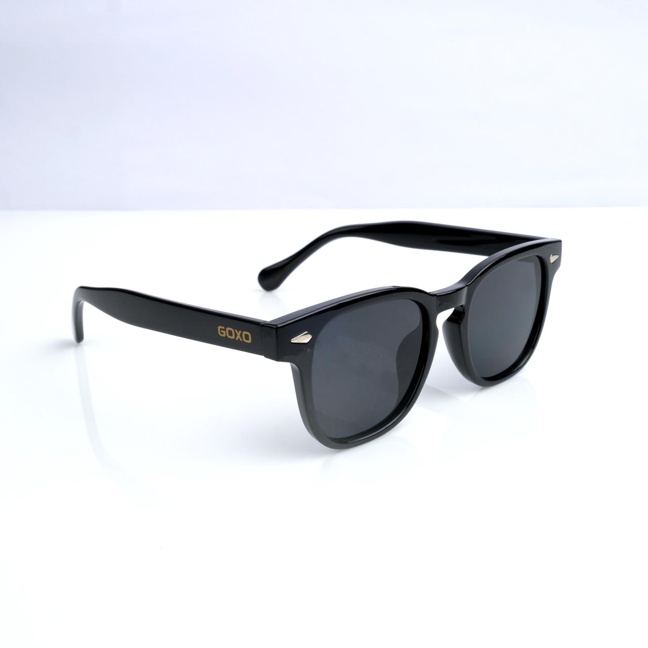 Square black sunglass 658